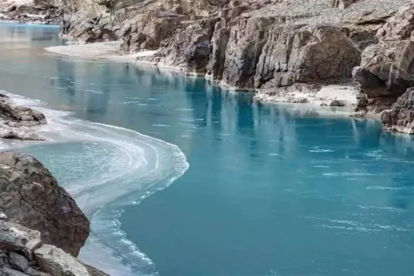 सिंधु जलसंधि को स्थगित करने के बाद, चिनाब नदी पर निर्माणाधनी जलविद्युत परियोजनाओं में बदलाव की संभावनाओं पर काम शुरु