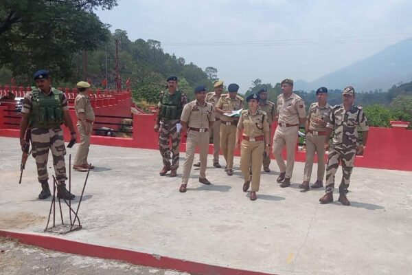 DIG Udhampur-Reasi Range reviews Security on Shri Amarnath Ji Yatra Route on NHW