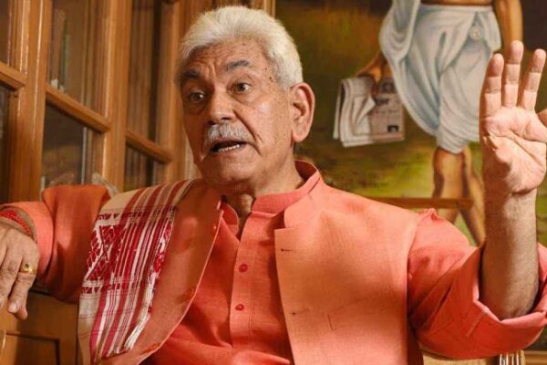 LG Manoj Sinha की आतंकवाद पीडितों के लिए पुनर्वास पाॅलिसी सराहनीय, कश्मीरी बुद्धजीवी बोले- यह कदम मील का पत्थर साबित