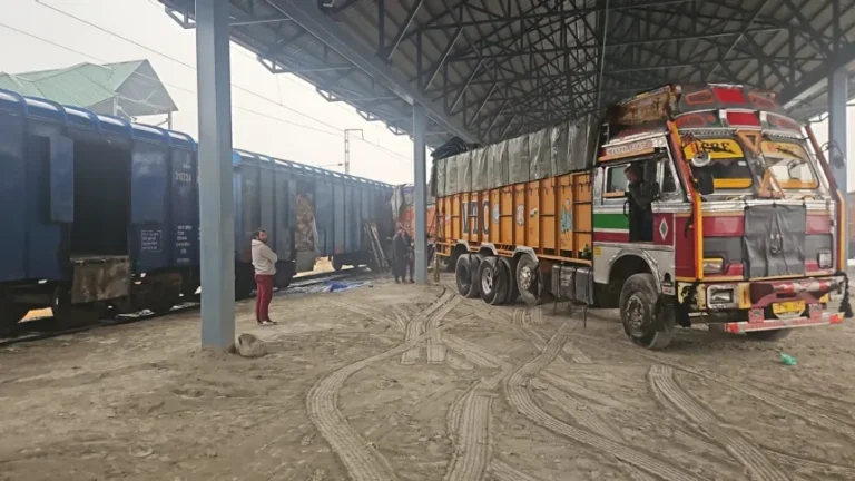 First FCI foodgrain freight train reaches Kashmir